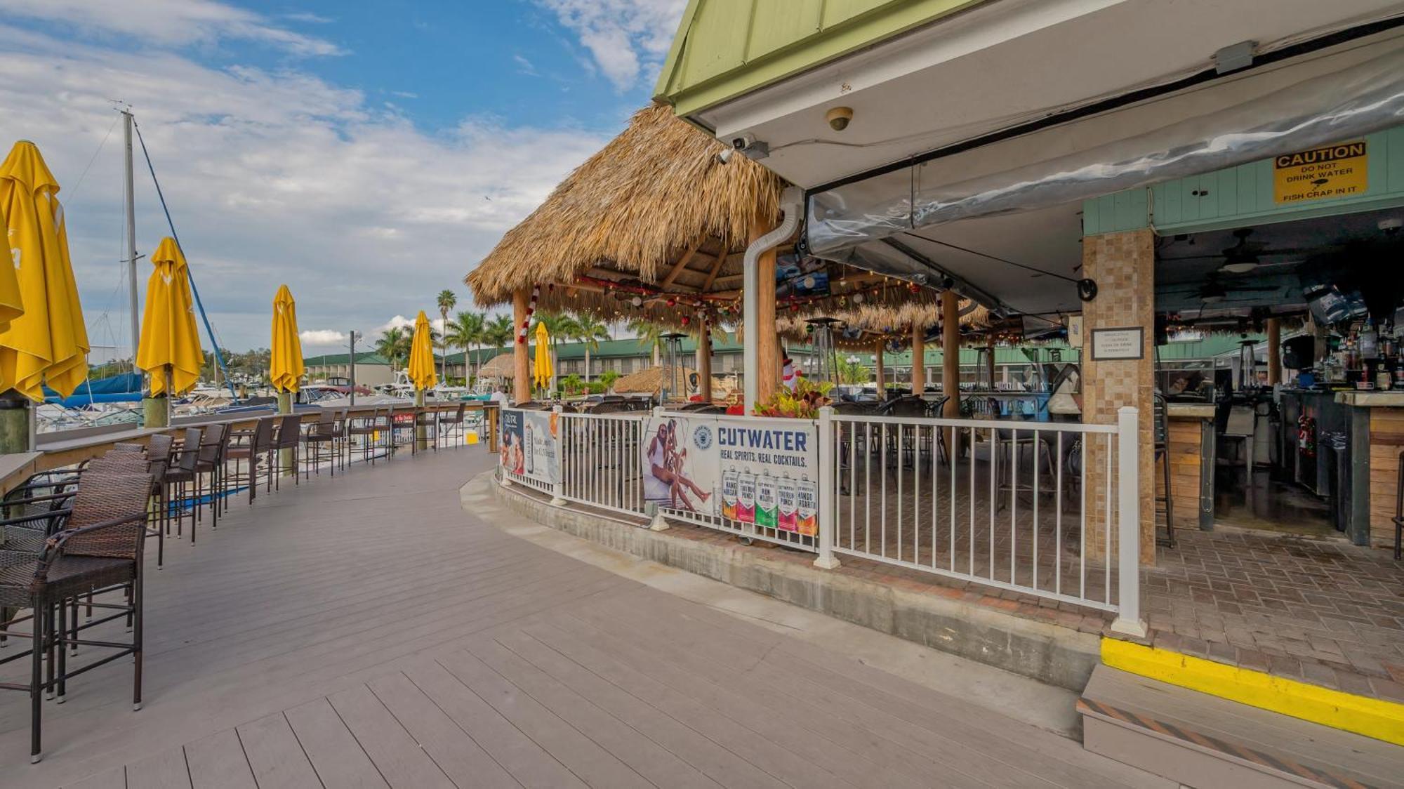 All-New Waterfront With Balcony,Pool,Tiki Bar,Gym Sarasota Exterior photo